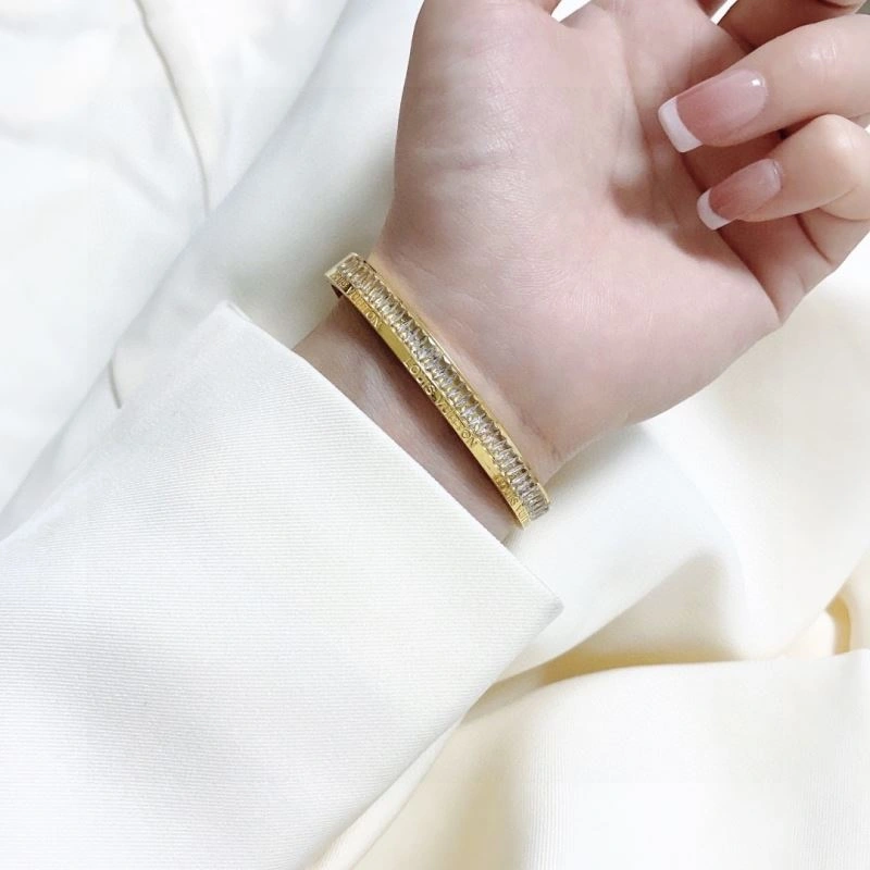 Flexible Louis Vuitton Bracelets 250765