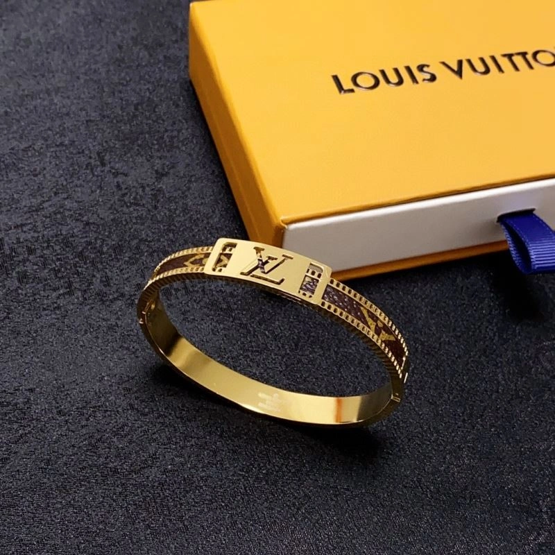 SmoothTexture Louis Vuitton Bracelets 250770