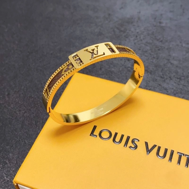 SmoothTexture Louis Vuitton Bracelets 250770