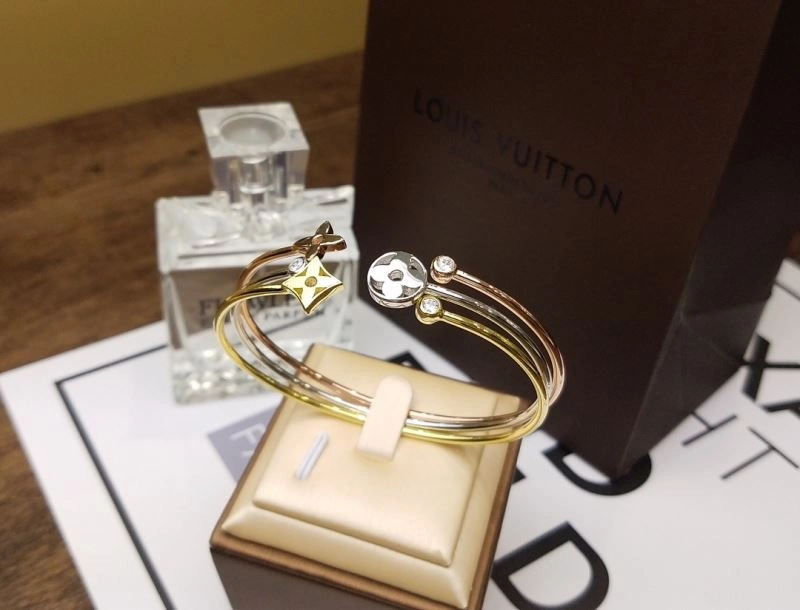 Louis Vuitton Bracelets Timeless 250763