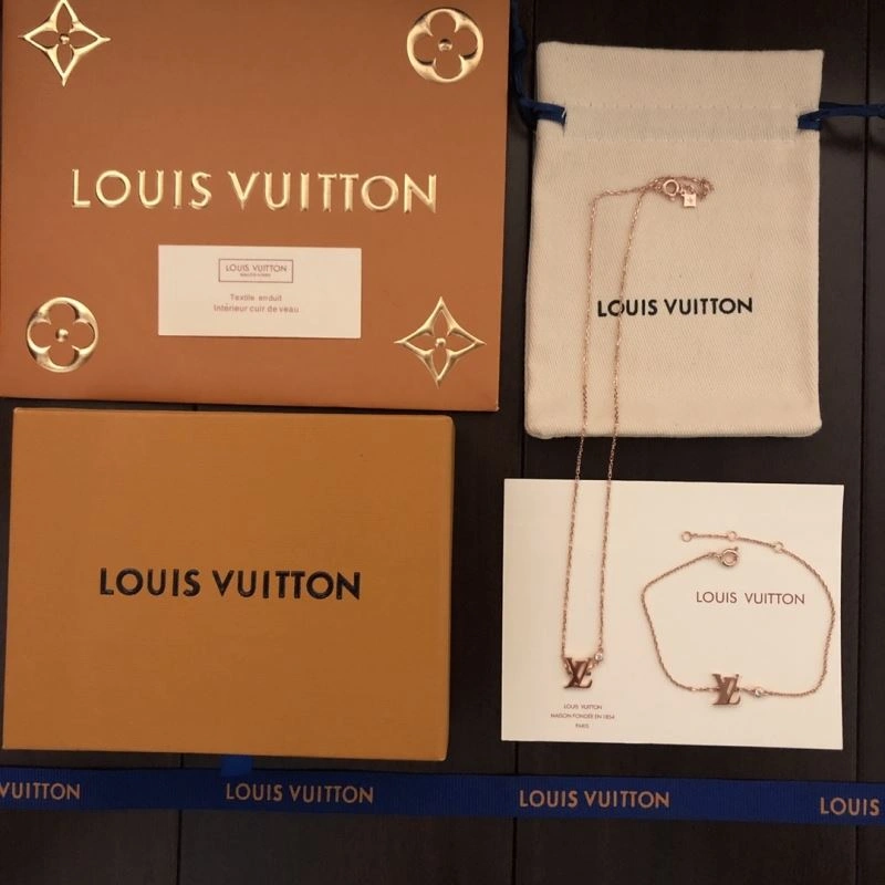 Louis Vuitton Bracelets OnTrend 250757