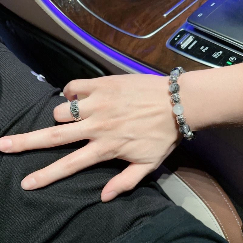 Louis Vuitton Bracelets Breathable 250768