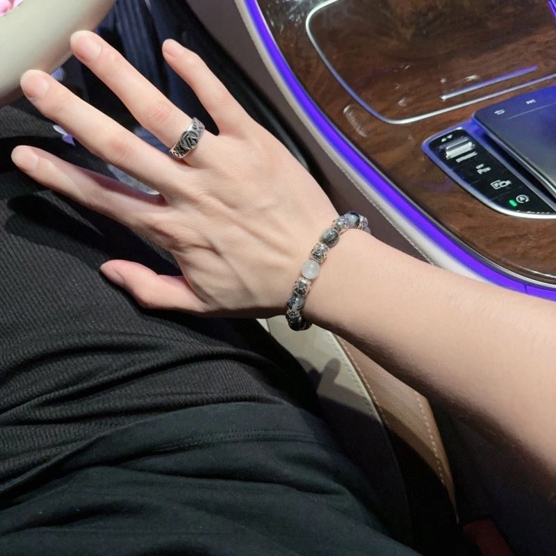 Louis Vuitton Bracelets Breathable 250768
