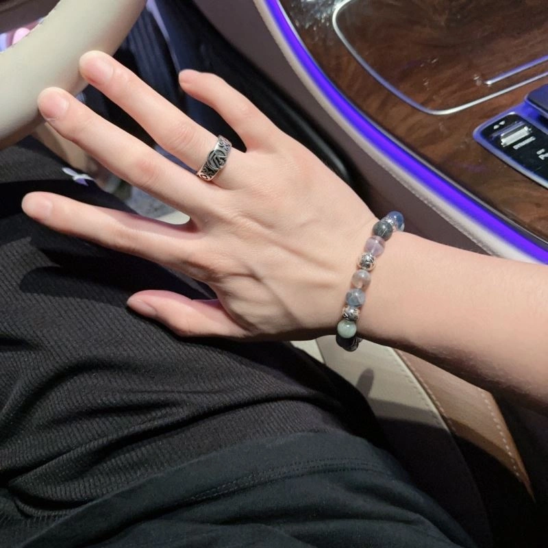 Louis Vuitton Bracelets Flexible 250760