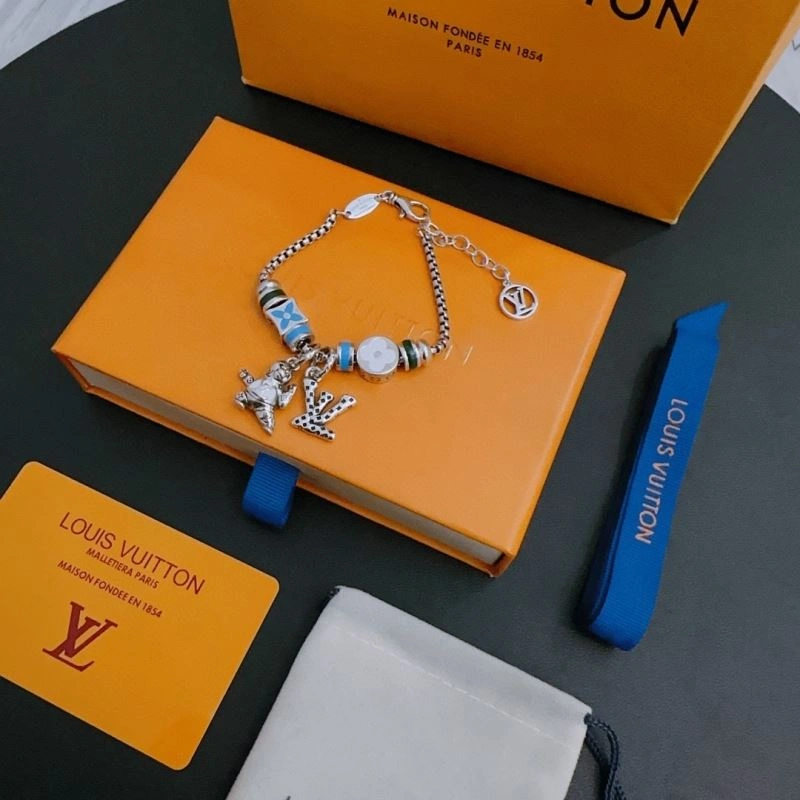 SoftTouch Louis Vuitton Bracelets 250752