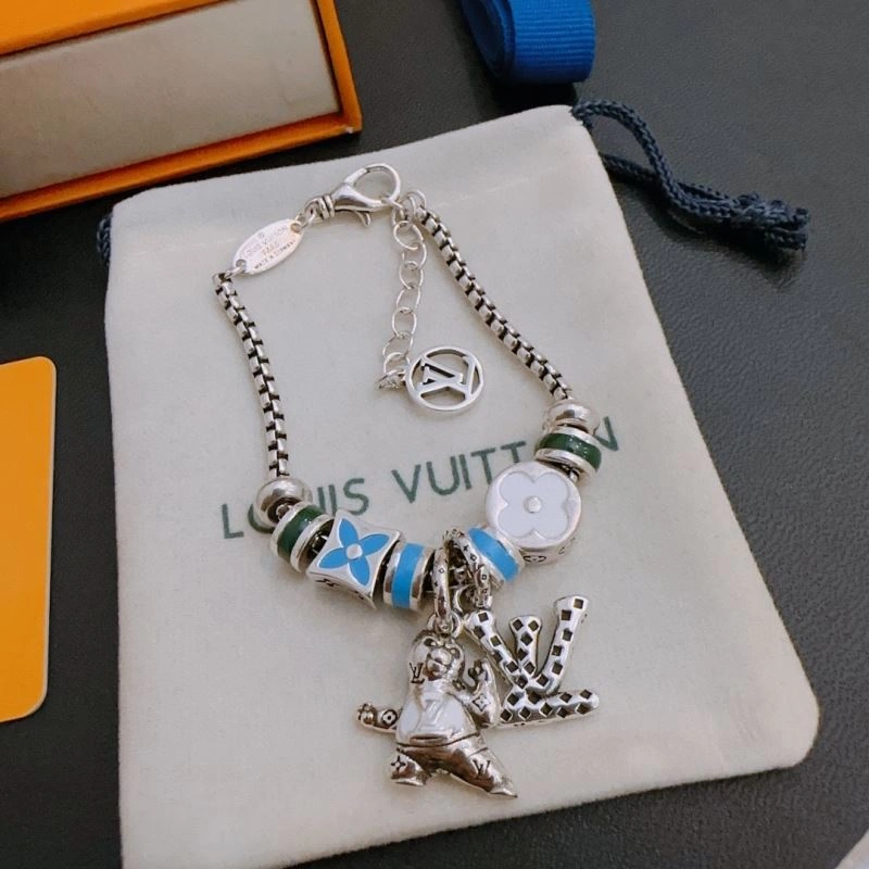 SoftTouch Louis Vuitton Bracelets 250752