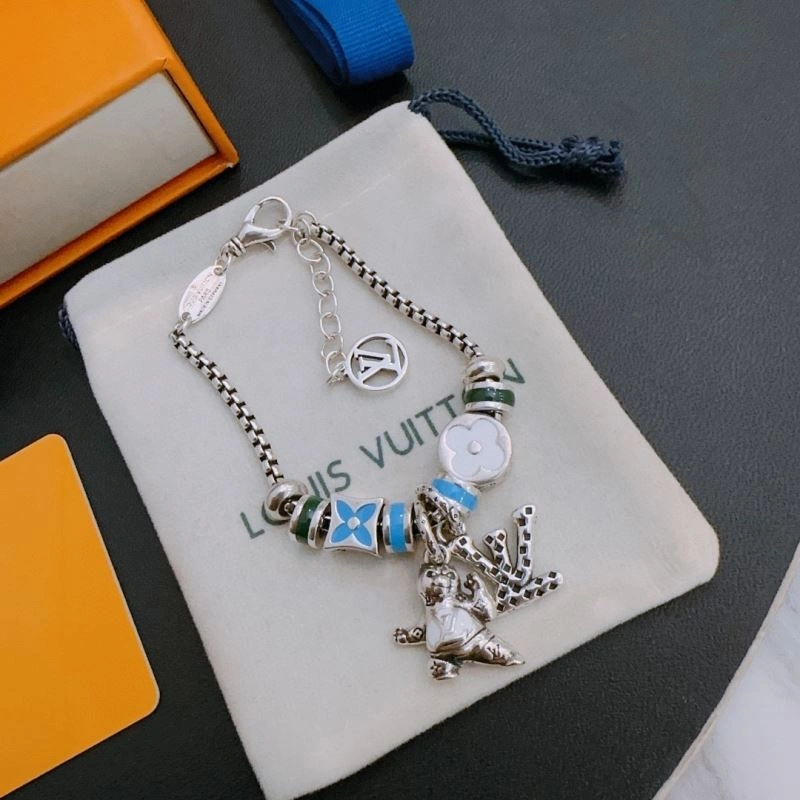 SoftTouch Louis Vuitton Bracelets 250752
