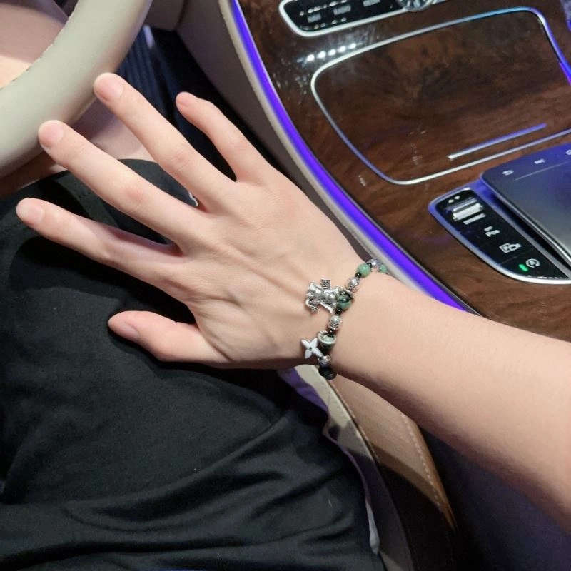 Packable Louis Vuitton Bracelets 250749