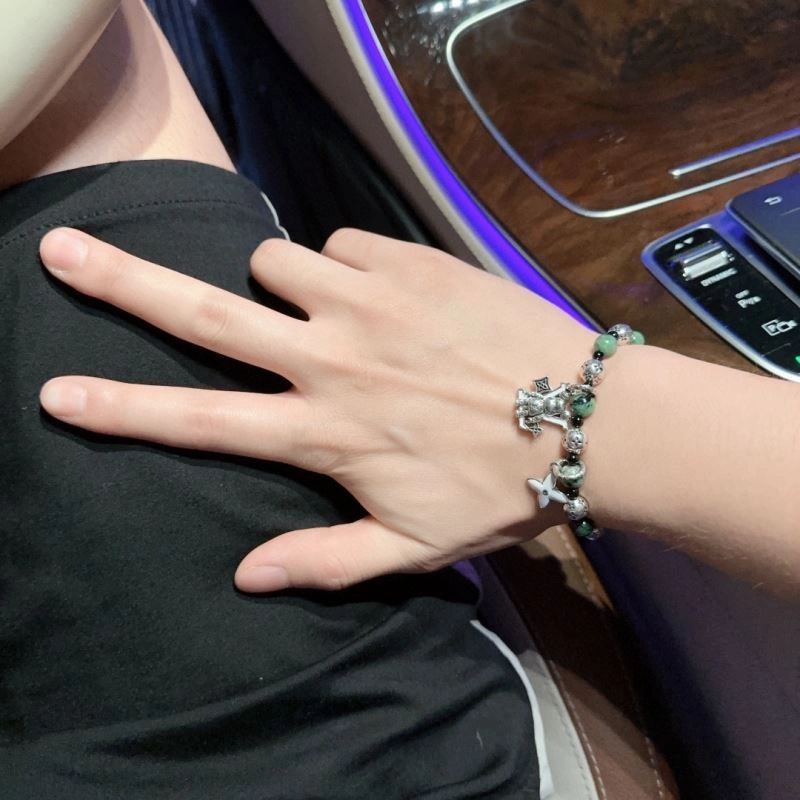 Packable Louis Vuitton Bracelets 250749