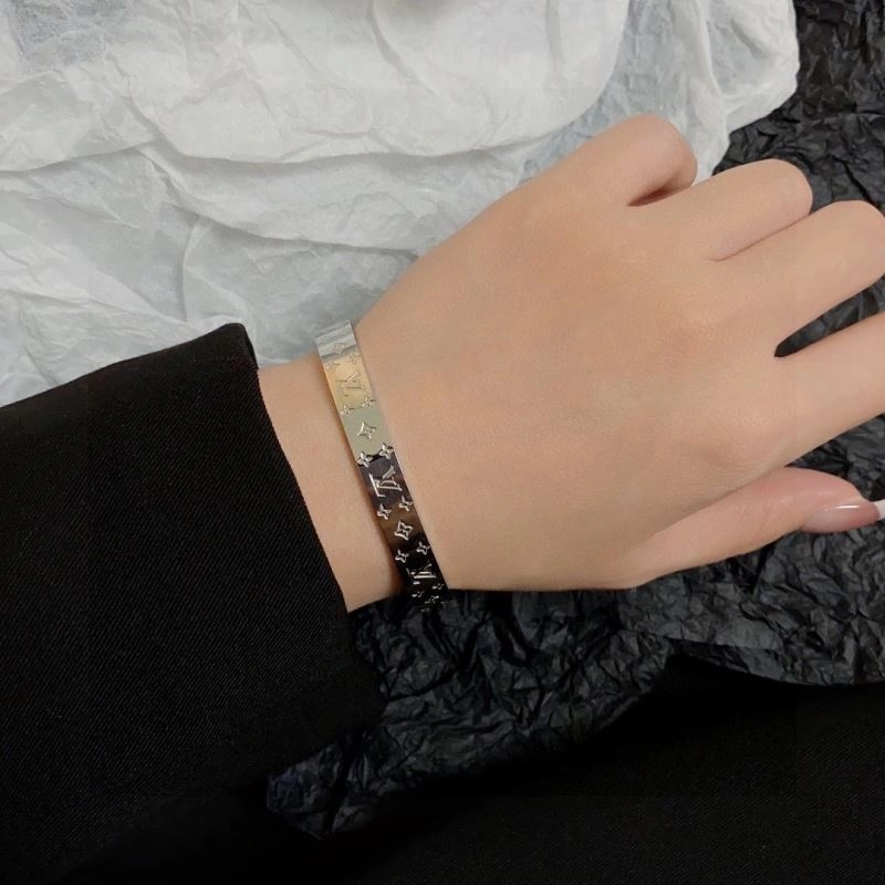 FashionForward Louis Vuitton Bracelets 250769