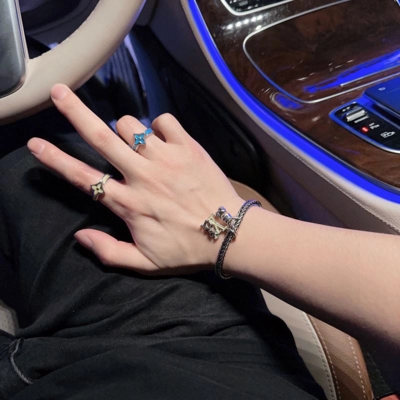 Louis Vuitton Bracelets Comfortable 250746