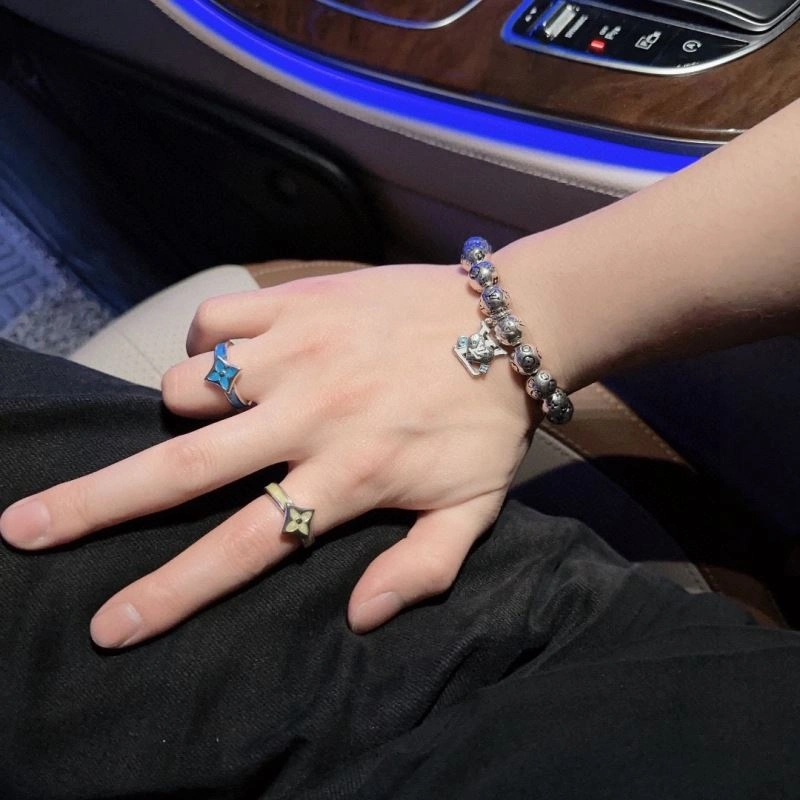 Louis Vuitton Bracelets WellDesigned 250759