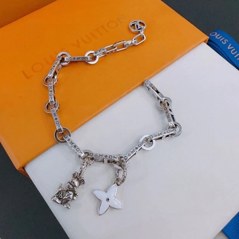 TimelessDesign Louis Vuitton Bracelets 250745