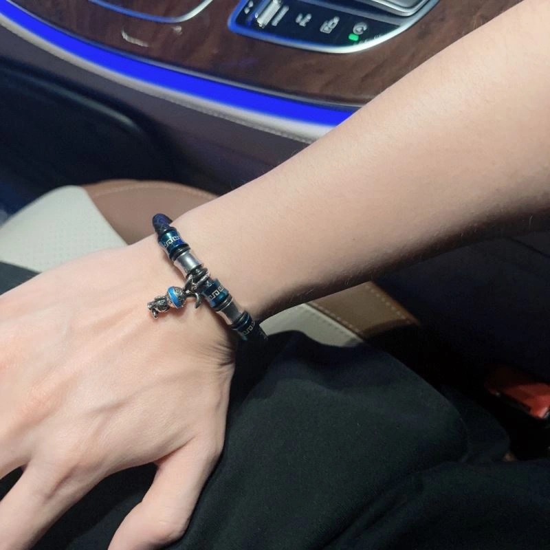 Louis Vuitton Bracelets Cozy 250741