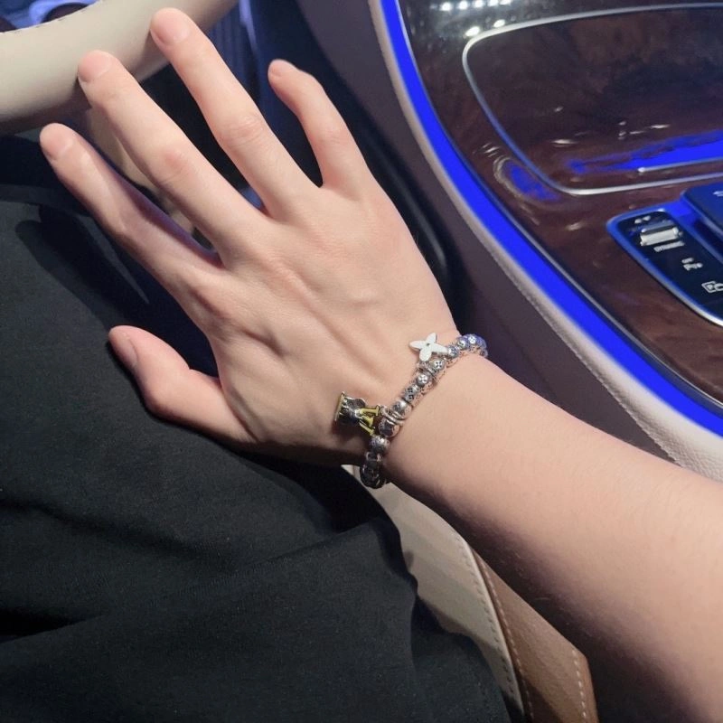 Louis Vuitton Bracelets Seasonal 250743