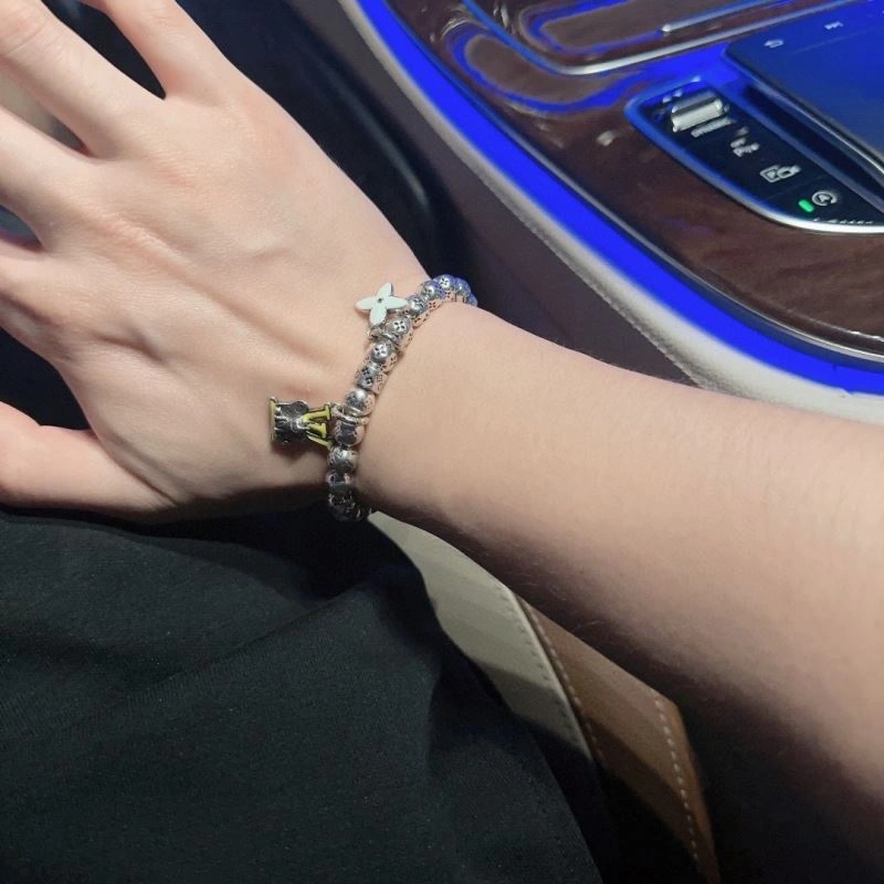 Louis Vuitton Bracelets Seasonal 250743