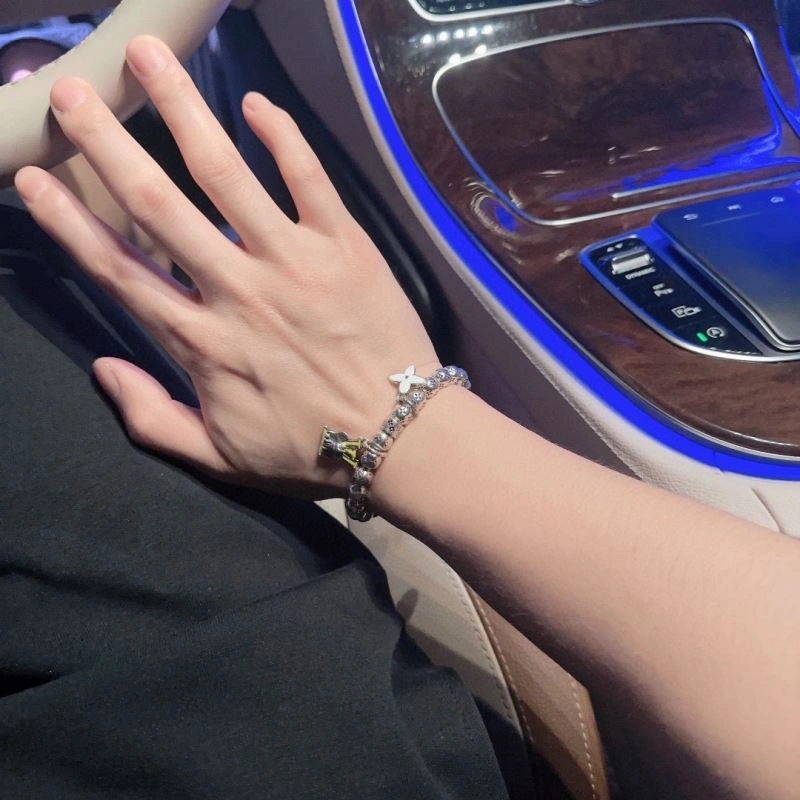 Louis Vuitton Bracelets Seasonal 250743