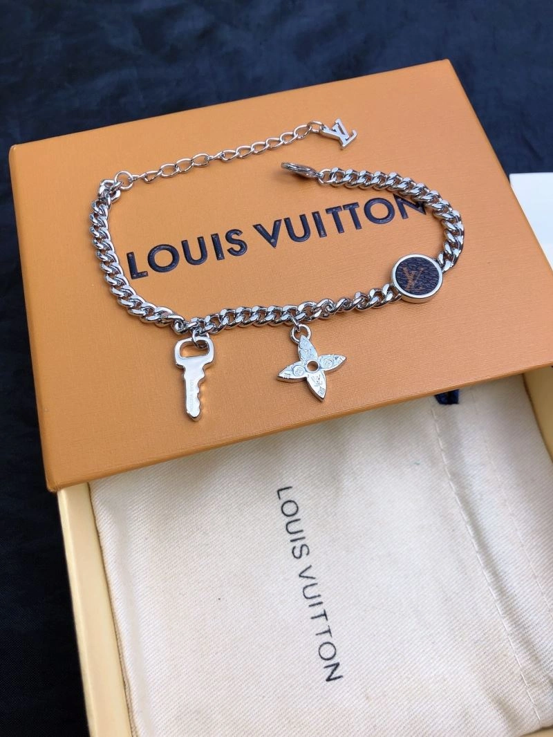 StreetReady Louis Vuitton Bracelets 250744