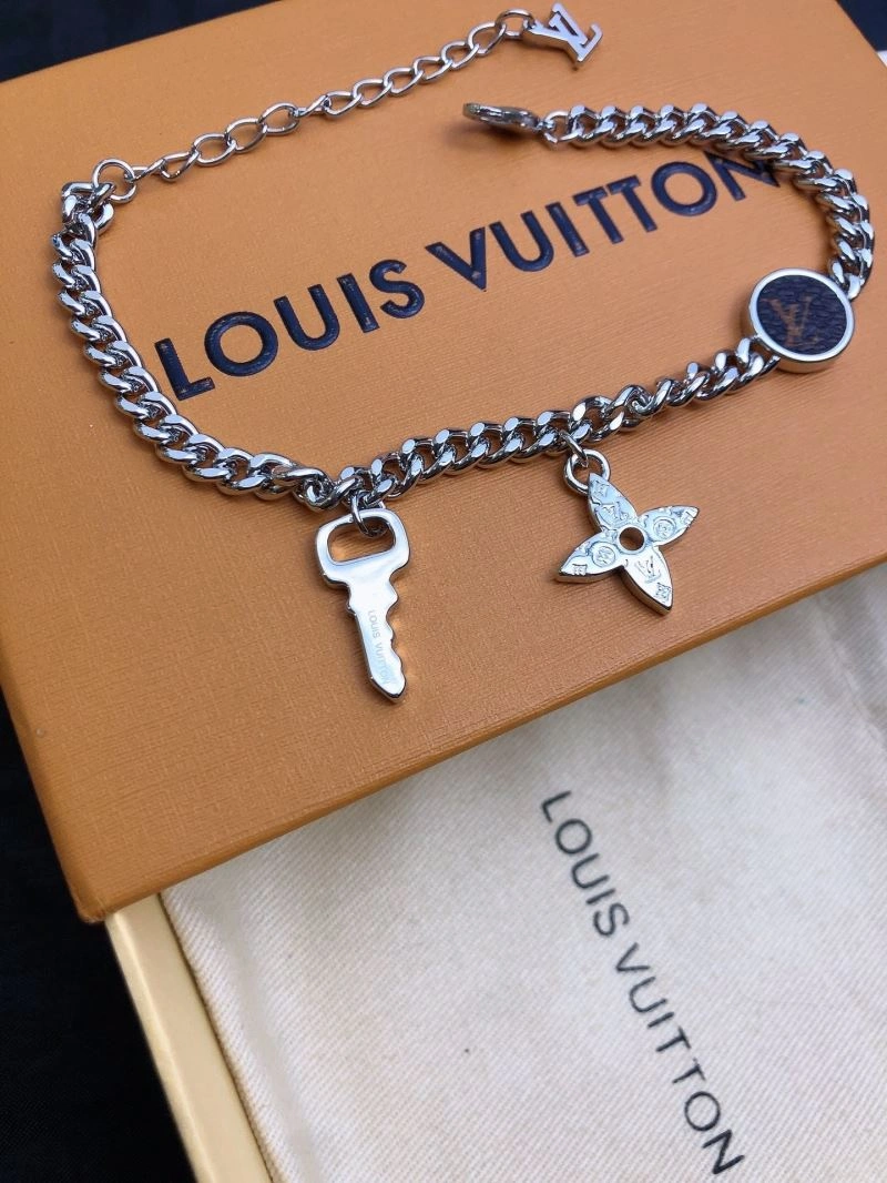 StreetReady Louis Vuitton Bracelets 250744