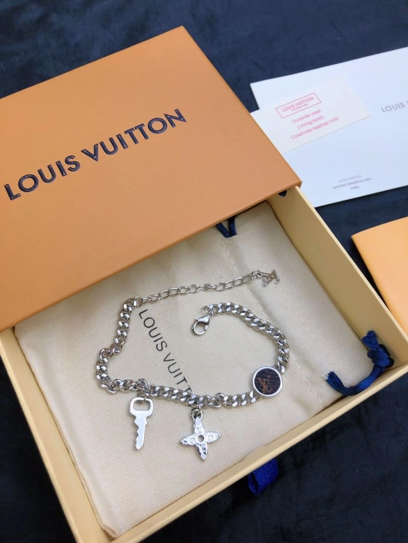 StreetReady Louis Vuitton Bracelets 250744