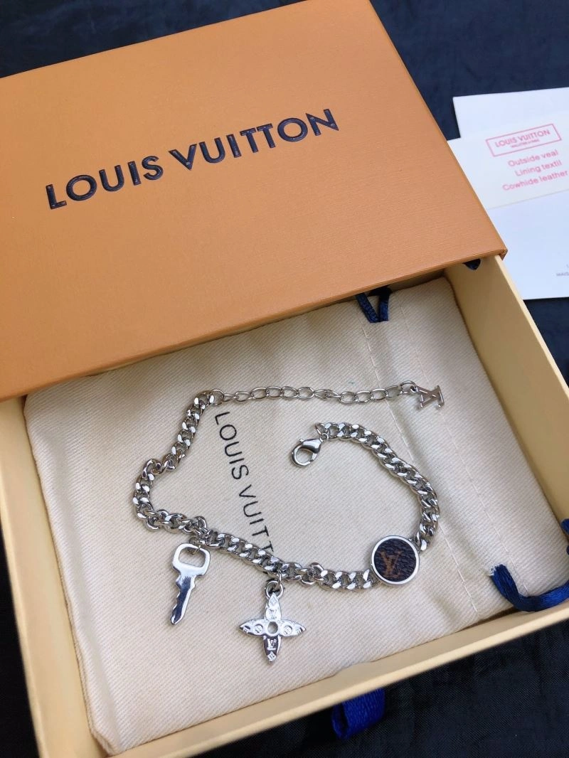 StreetReady Louis Vuitton Bracelets 250744