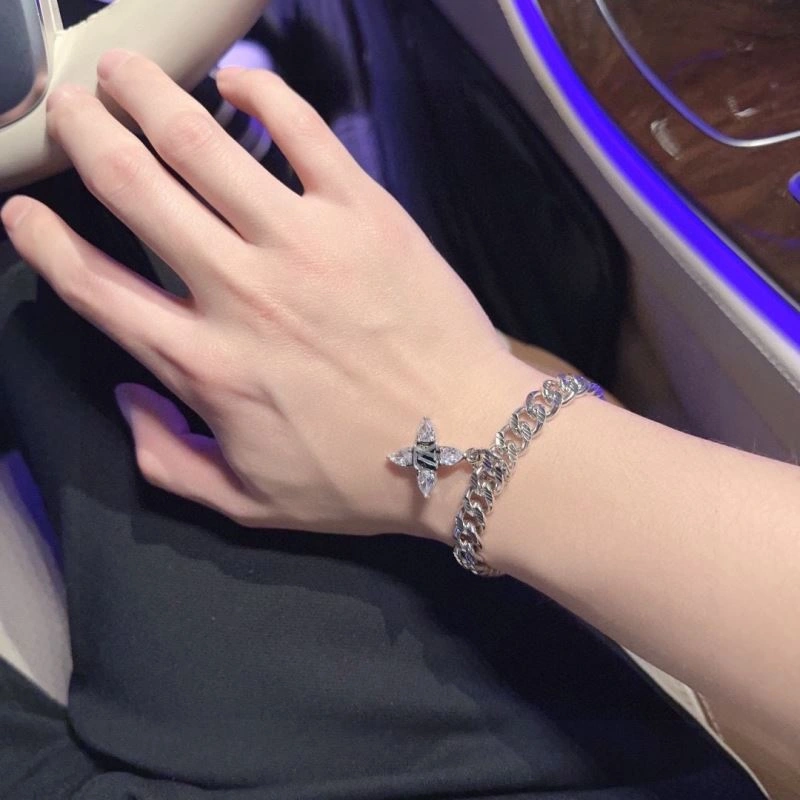 Louis Vuitton Bracelets FastDry 250731