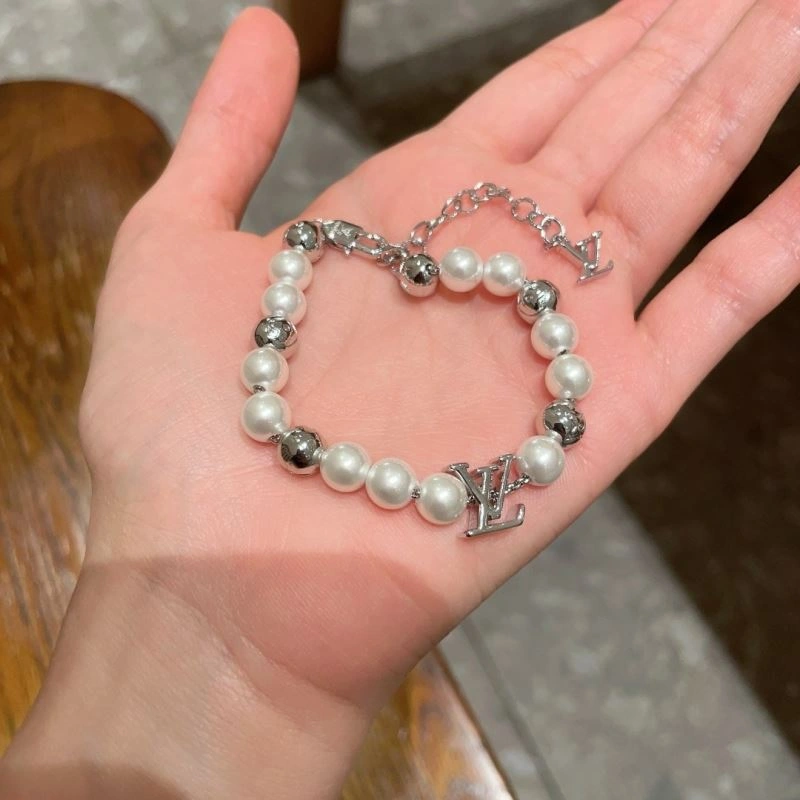 Louis Vuitton Bracelets Timeless 250730