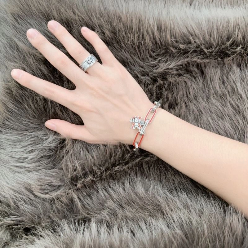 Practical Louis Vuitton Bracelets 250725