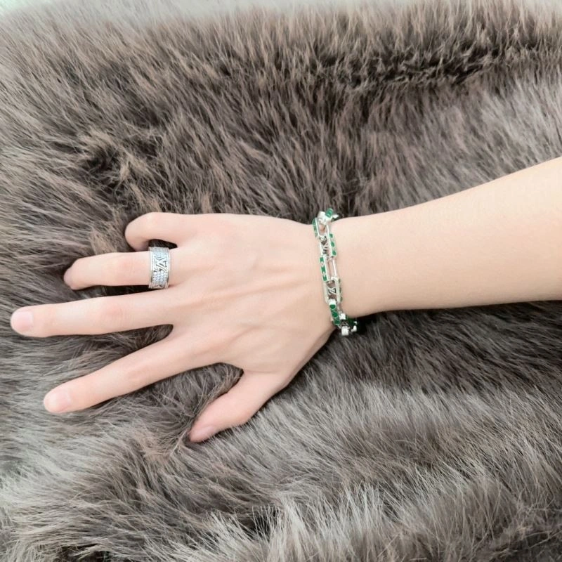 Louis Vuitton Bracelets QuickDry 250707