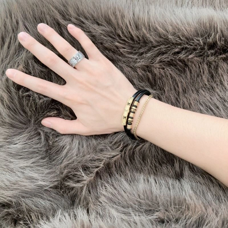 Louis Vuitton Bracelets Casual 250705
