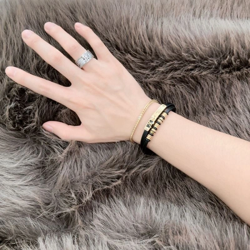 Louis Vuitton Bracelets Neat 250708