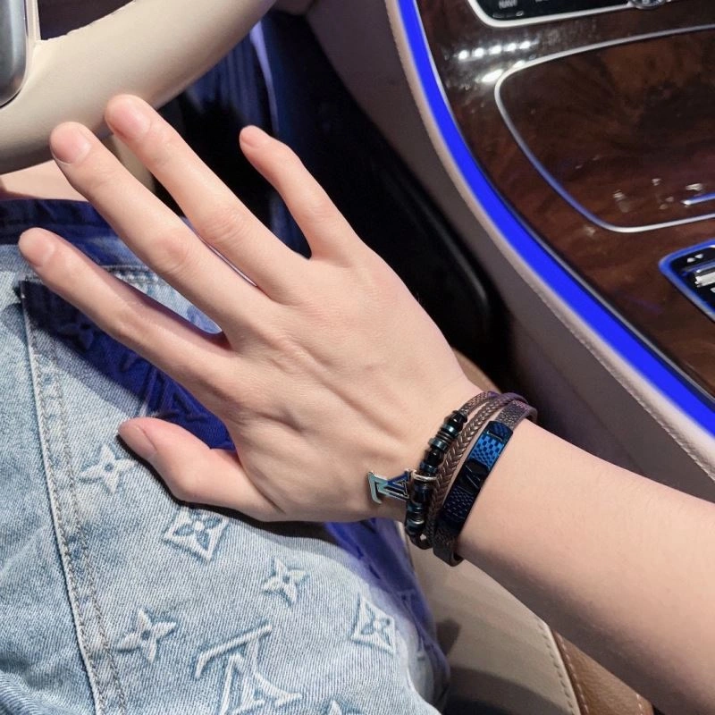 SunProtective Louis Vuitton Bracelets 250704