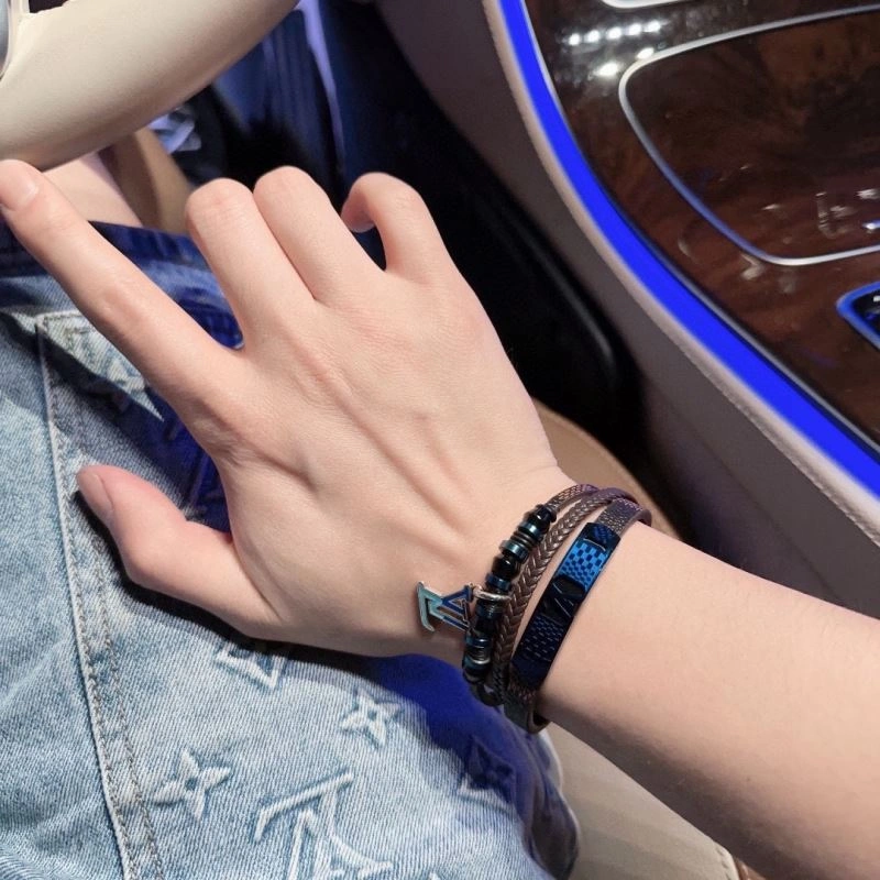 SunProtective Louis Vuitton Bracelets 250704