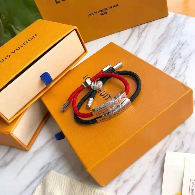 Louis Vuitton Bracelets Supportive 250716