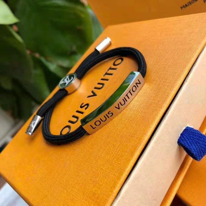 Louis Vuitton Bracelets Supportive 250716