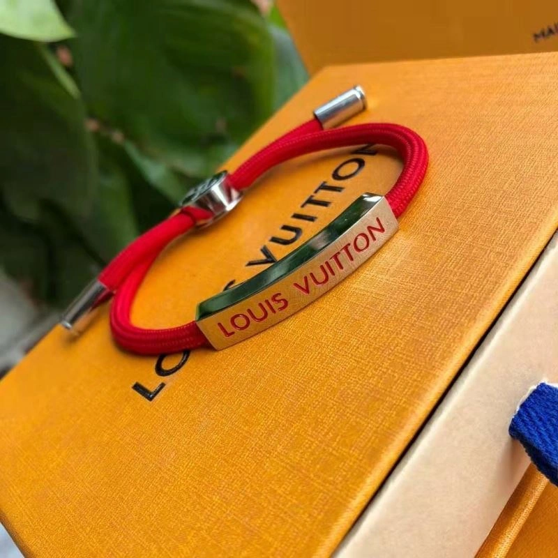 Louis Vuitton Bracelets Supportive 250716