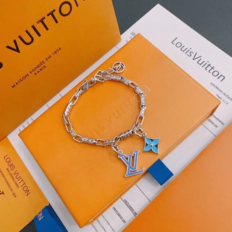SmoothTexture Louis Vuitton Bracelets 250720