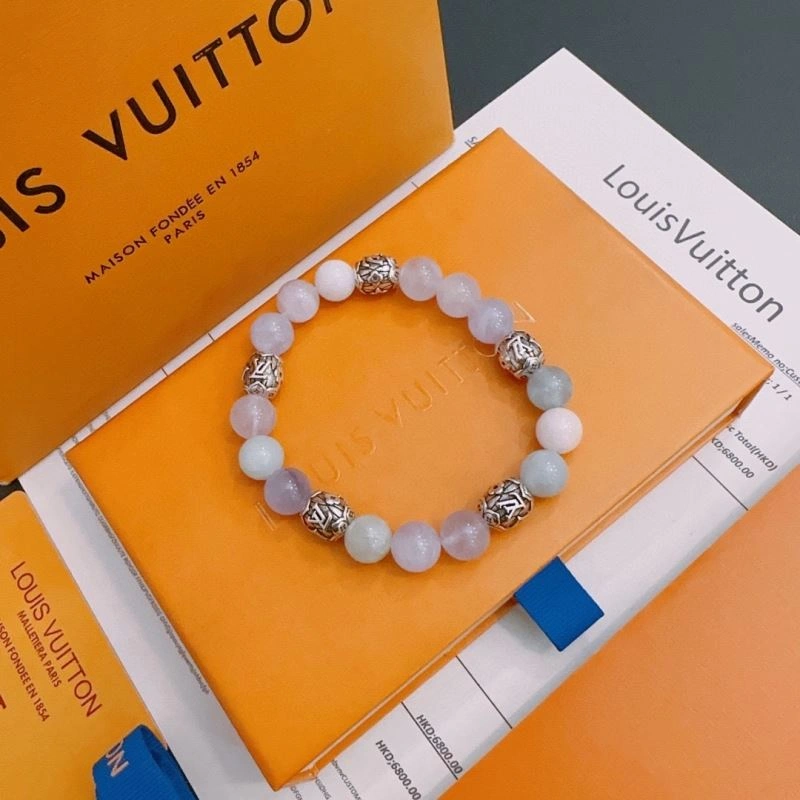 Packable Louis Vuitton Bracelets 250700