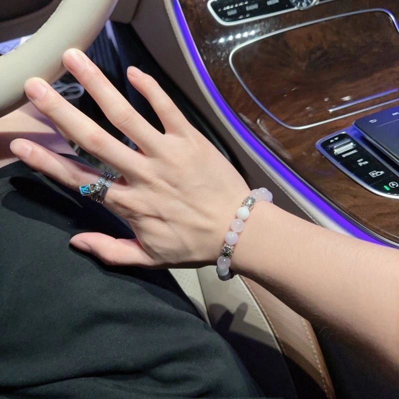 Packable Louis Vuitton Bracelets 250700