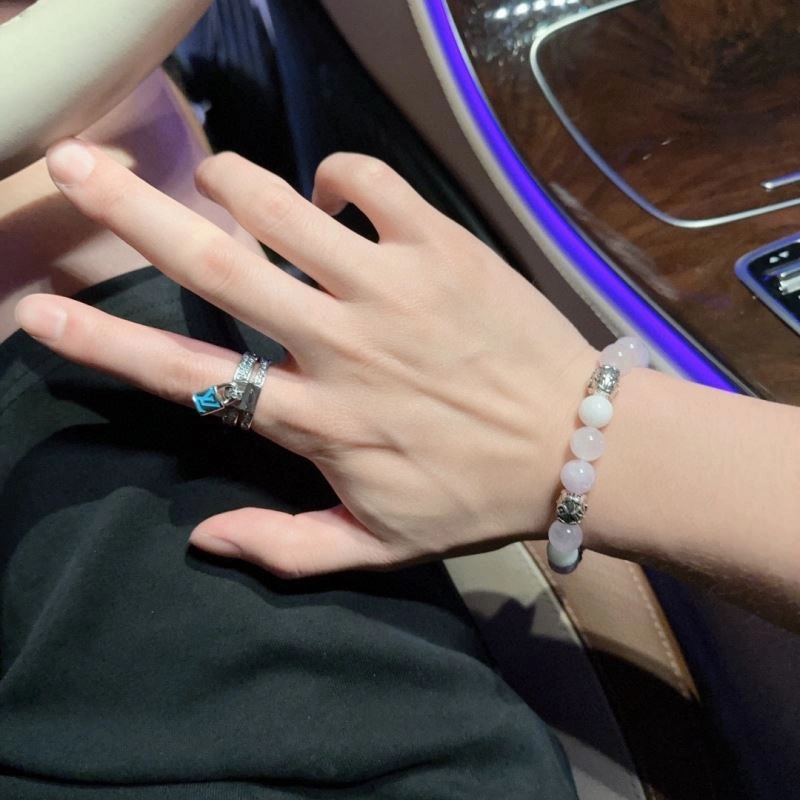 Packable Louis Vuitton Bracelets 250700