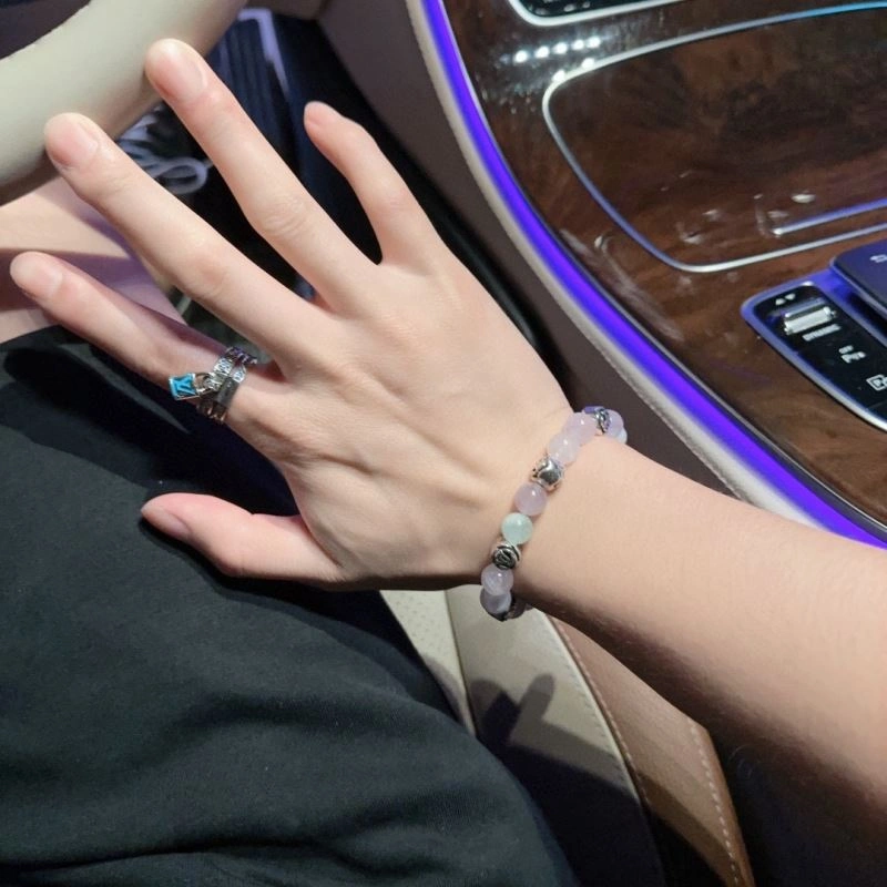 Louis Vuitton Bracelets Comfortable 250721