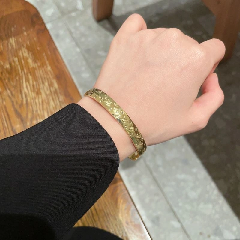 GoodFit Louis Vuitton Bracelets 250710
