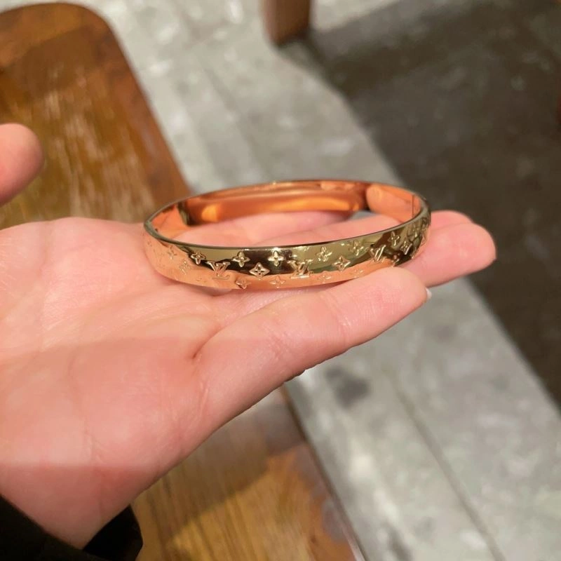 GoodFit Louis Vuitton Bracelets 250710