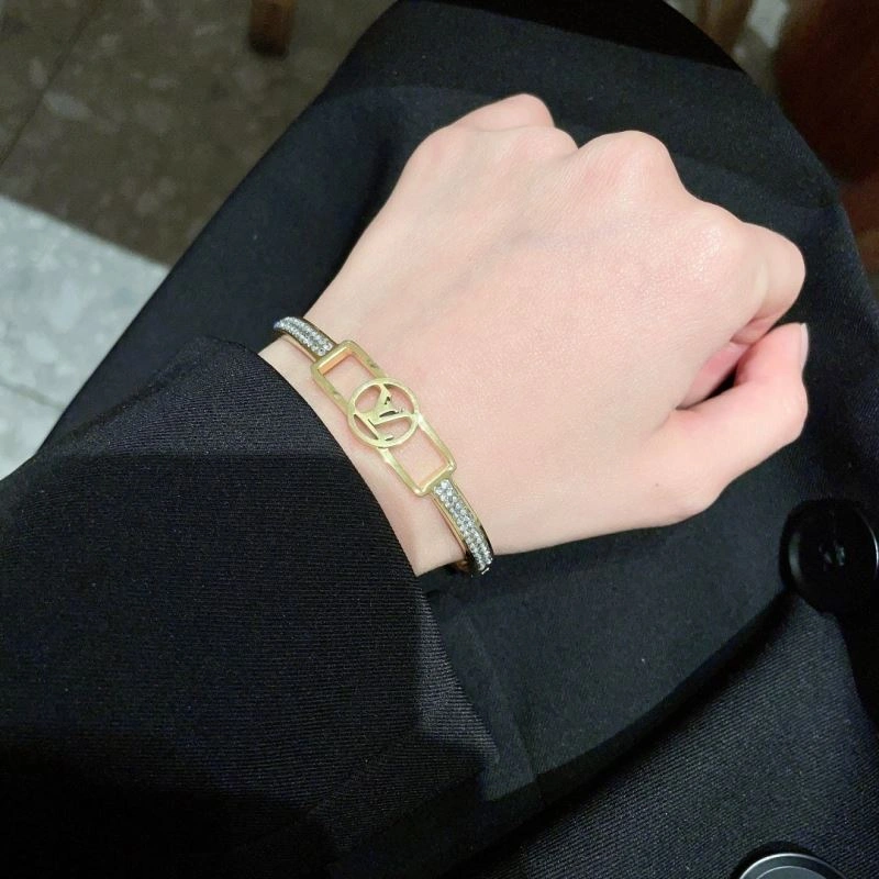 Trendy Louis Vuitton Bracelets 250692