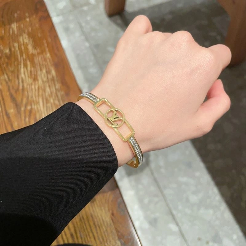 Trendy Louis Vuitton Bracelets 250692