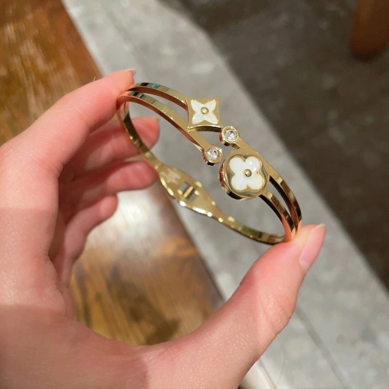Unique Louis Vuitton Bracelets 250694
