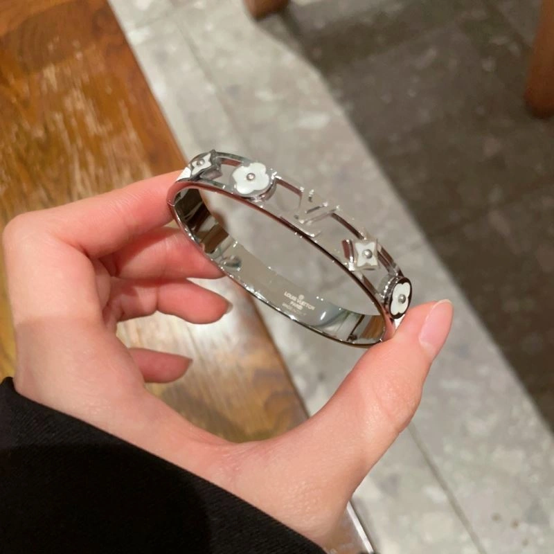 Upgraded Louis Vuitton Bracelets 250689