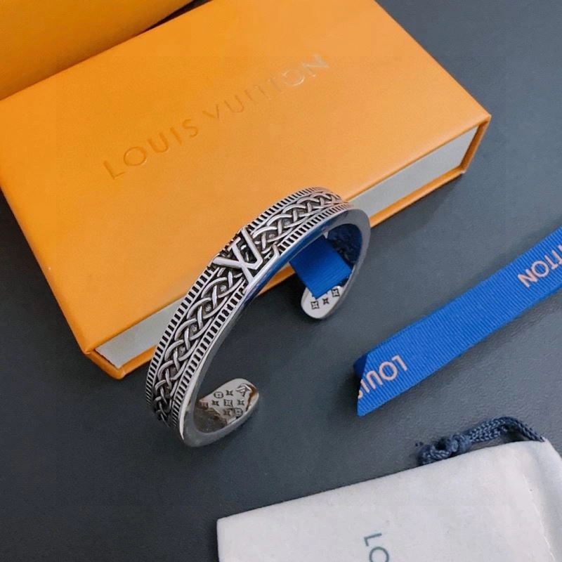 RelaxedFit Louis Vuitton Bracelets 250690