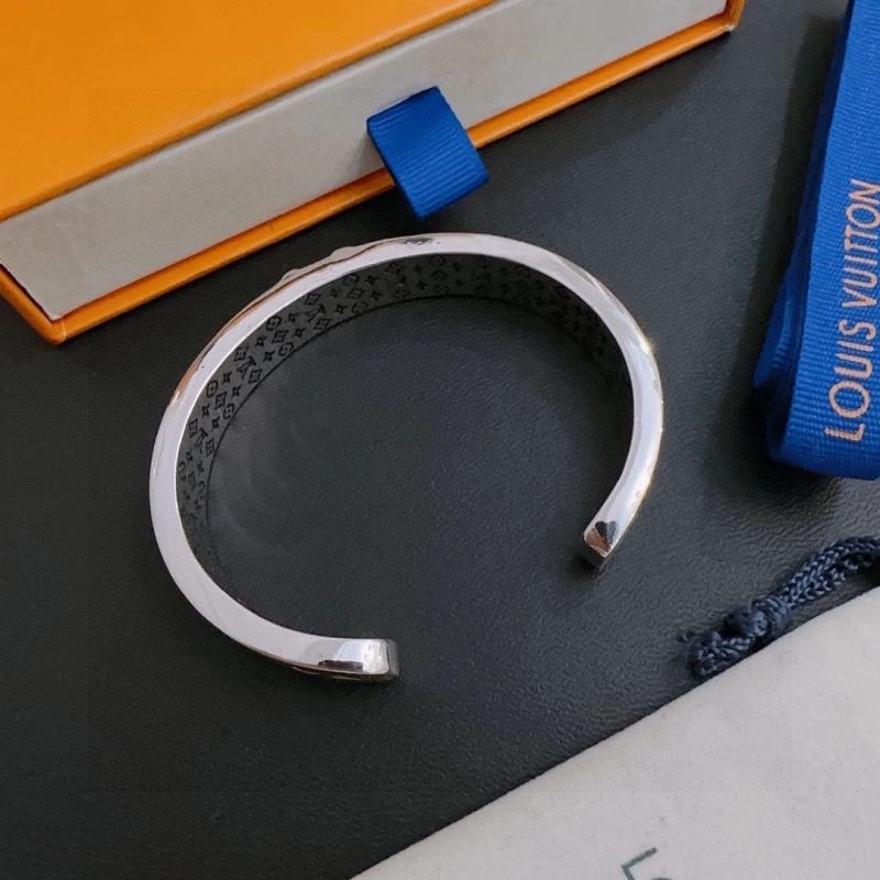 RelaxedFit Louis Vuitton Bracelets 250690