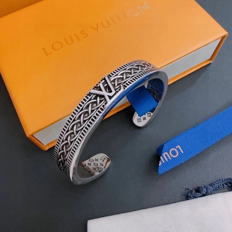 RelaxedFit Louis Vuitton Bracelets 250690